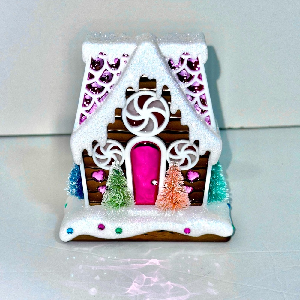 Magical Holiday House nightlight Bath & Bodyworks wallflower plug in B&BW BBW